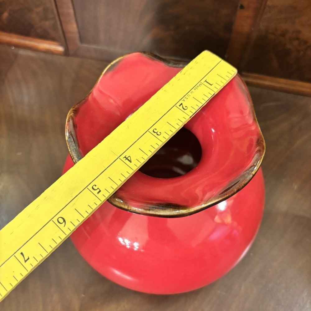 Southern Living at Home Cinnabar Red Ruffle Vase‎ Gold Trim Portugal 6.5" - Picture 4 of 6